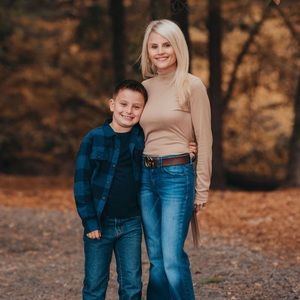 Hi! My name is Shelbi. Welcome to my closet.